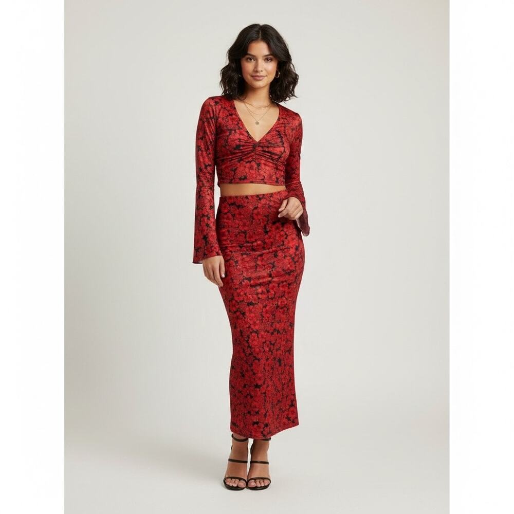 NWT Crop Top Maxi Skirt Matching Set Womens S Red Black Floral Bell Sleeve Indie